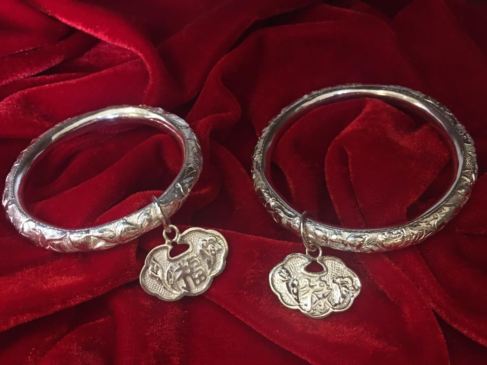 "Linh Văn" – Hollow Bangle in Lotus or Dragon Pattern