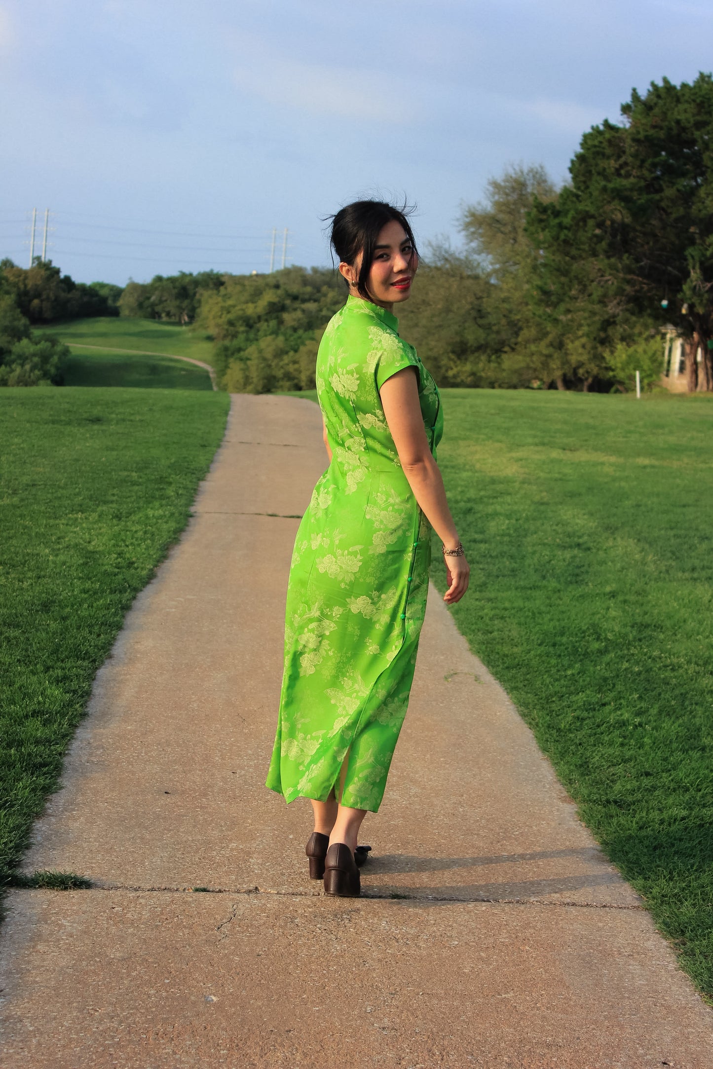 "Hương Trầm" - Sleeveless Cheongsam in Green with Jacquard weave