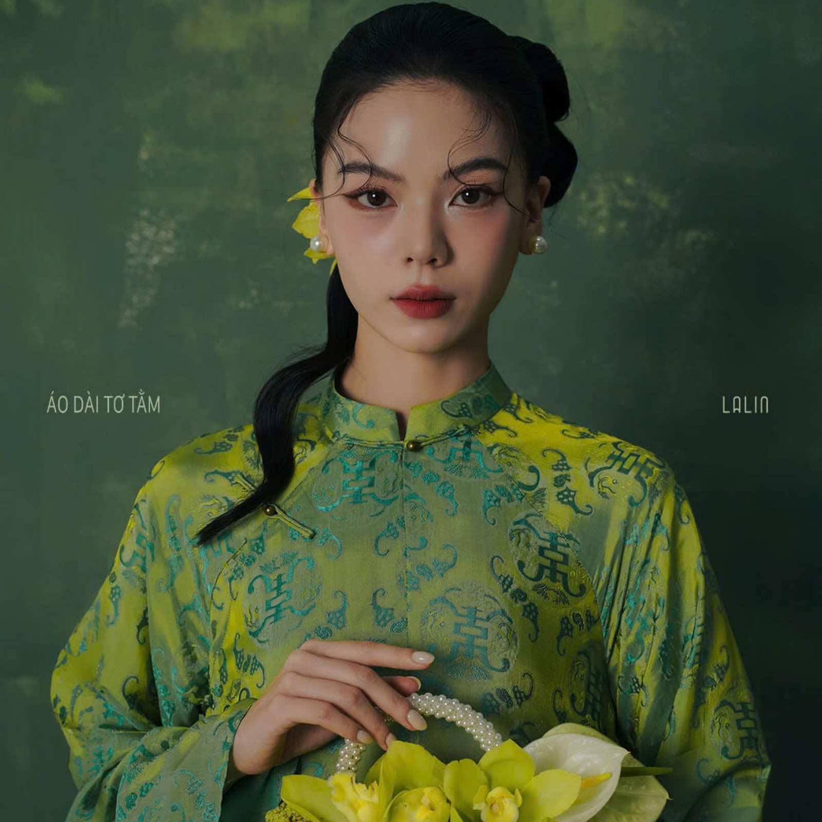 Vietnamese Ao Dai - Diep Thanh Ao Dai set - Premium wormsilk - front view in green by Lalin