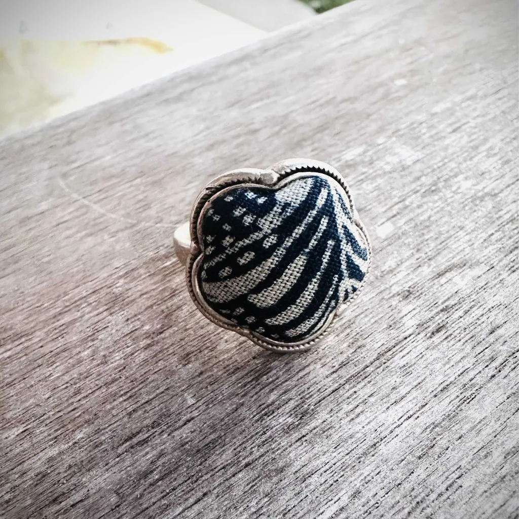 Noir Vietnamese artisan silver ring side profile