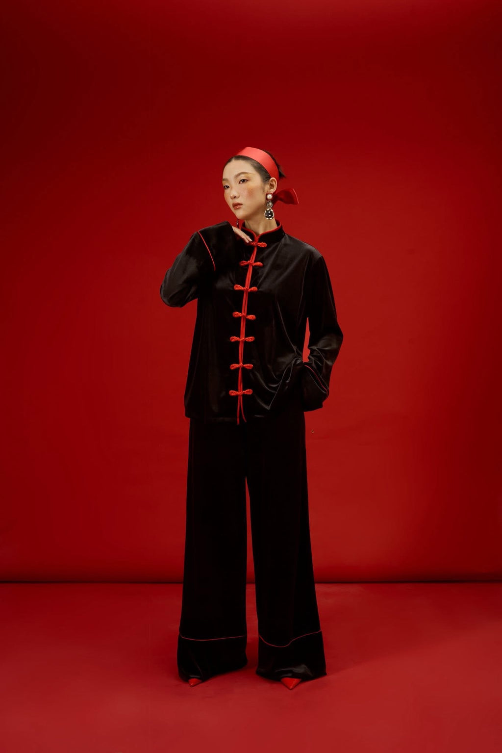 Vietnamese Ao Dai - Xuân Mãn” – Snow Velvet Set in Midnight Black - front view in black by SY Design