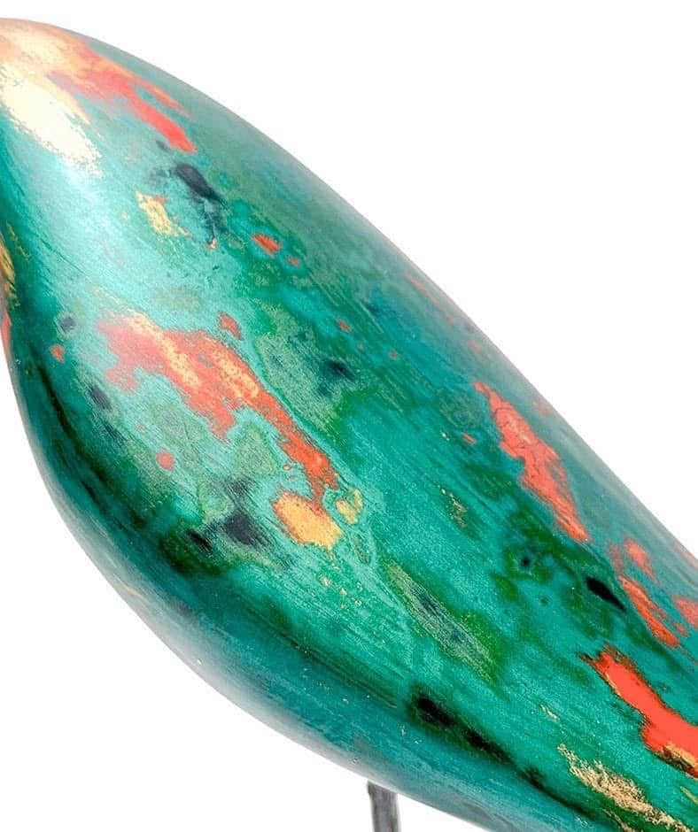 “Lacquer Bird Décor” – A Soaring Symbol of Serenity