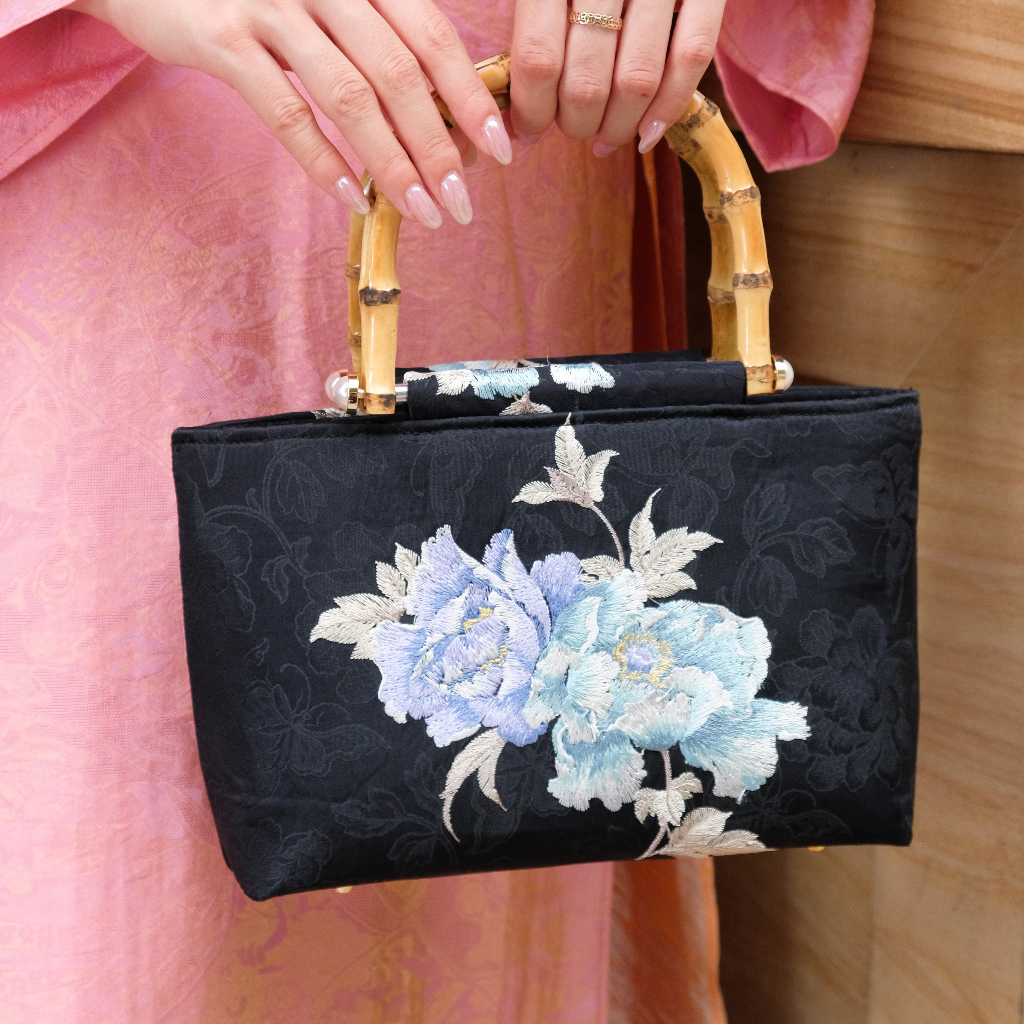 “Khả Trúc” – Embroidery Viscose Handbag with Bamboo Handle - detail close-up by Moc - Bags