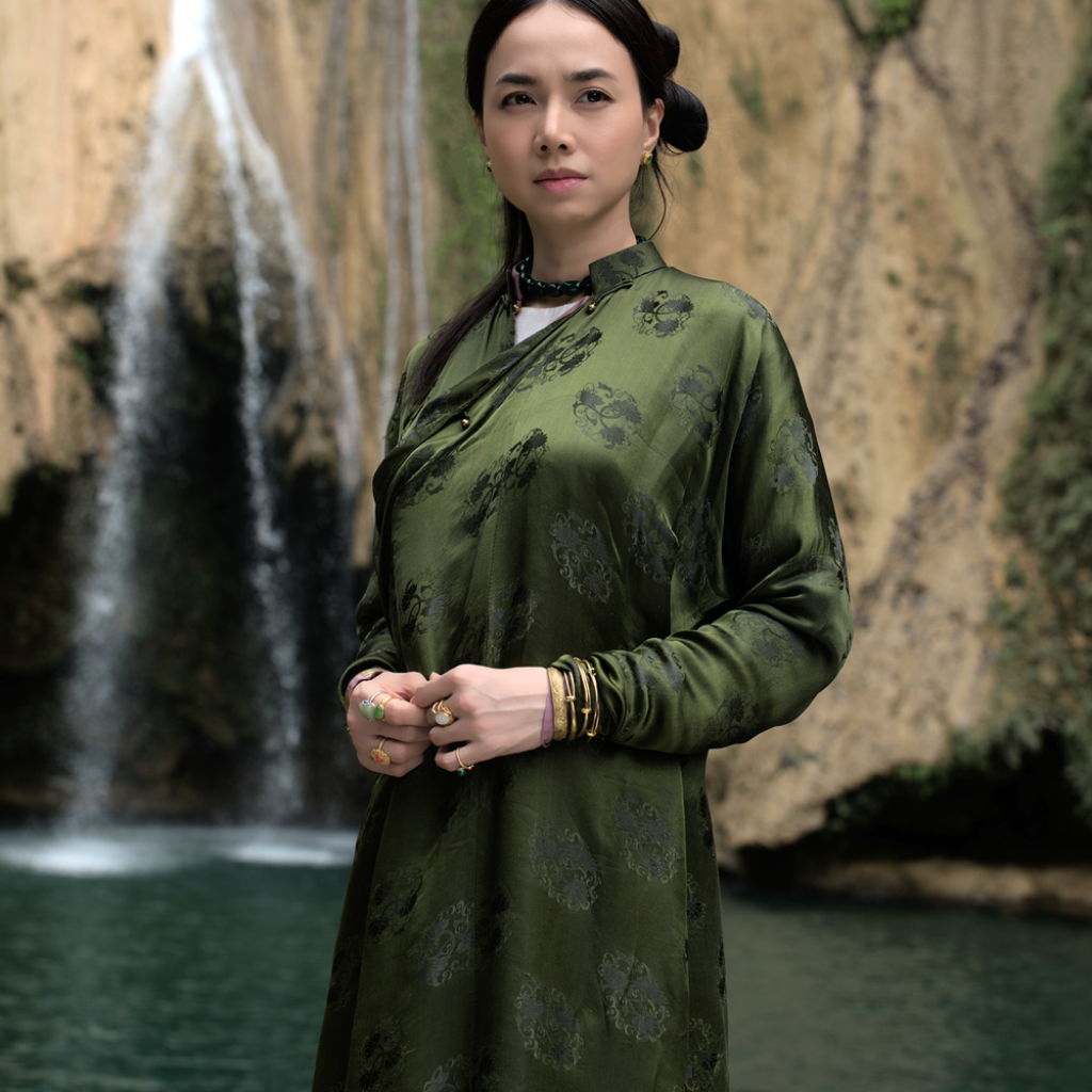 Nguyệt Liên Ao Dai set - Wormsilk 5-panel Design in Dark Emerald [Traditional cut] - front view by Moc