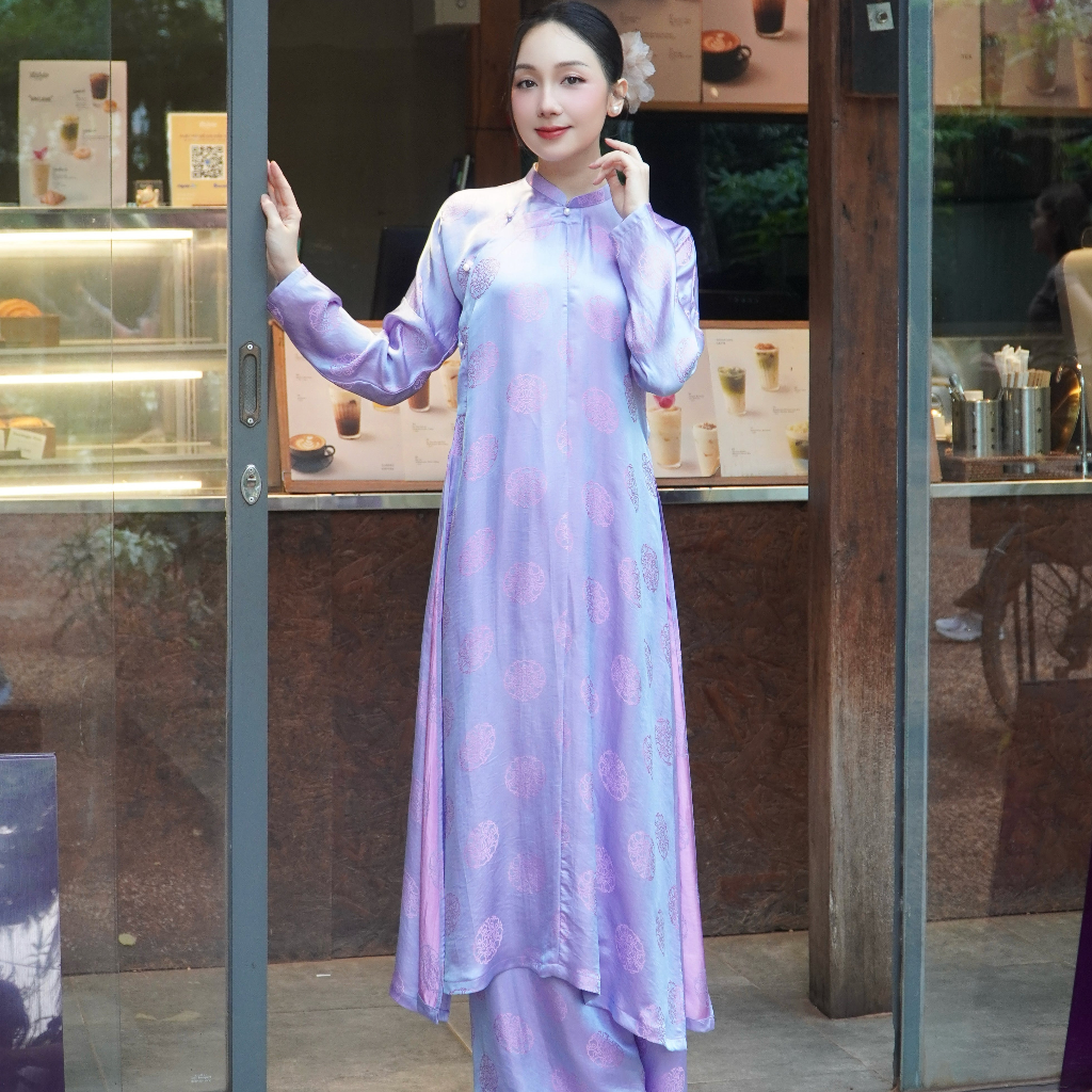Vietnamese Ao Dai - Ngũ Vân Ao-dai Set – Wormsilk 5-panel Aodai in Lavender [Traditional cut] - front view in purple by Moc