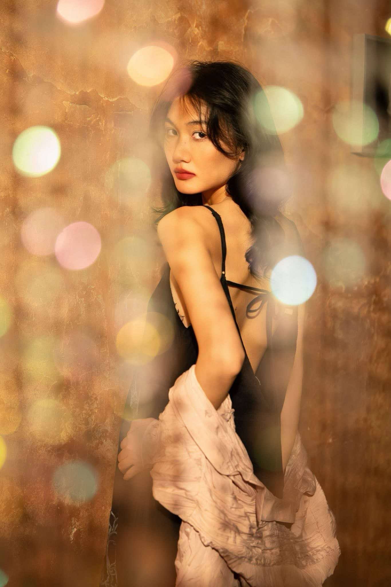 Magnolia – Embroidered Linen Slip Dress in Noir - back view in silk in black by Huulala