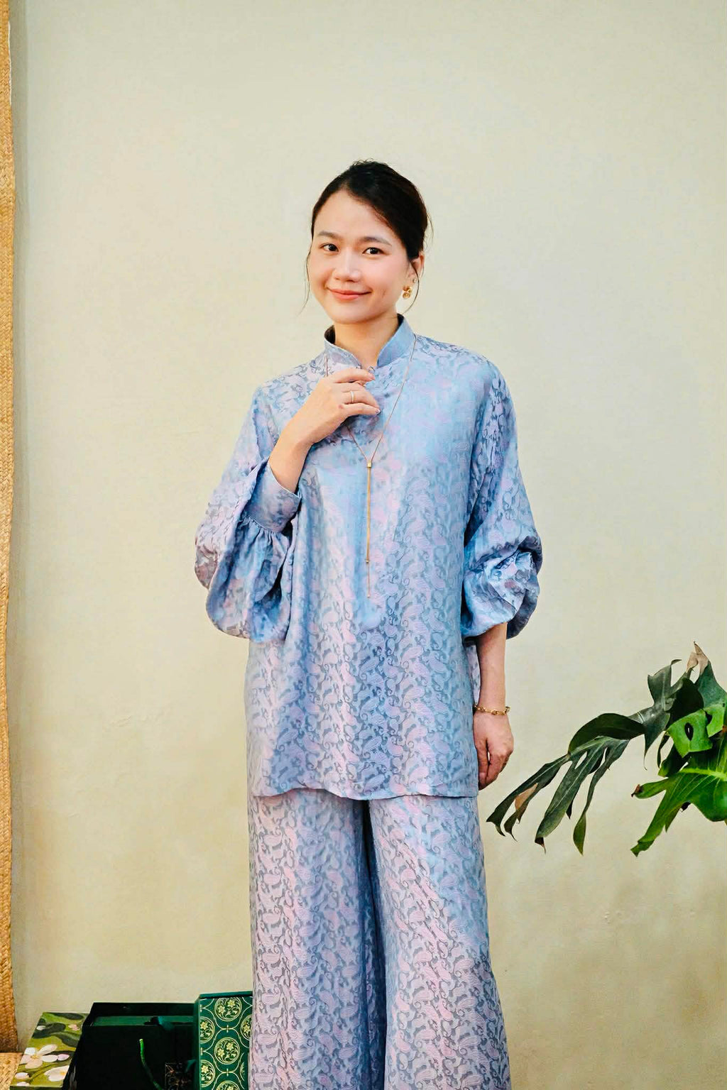 KY Ao-Ngan (Shorter version of Ao-dai) with Balloon Sleeve - Wormsilk - front view by Huyen Thai Collection