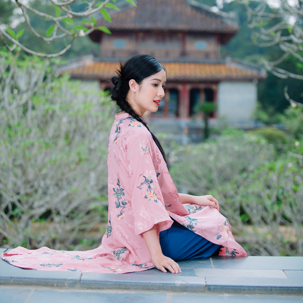 Vietnamese Embroidery - Chau Hoa Ao Dai set - Embroidered Flowers on viscose - side profile in silk in pink by Moc