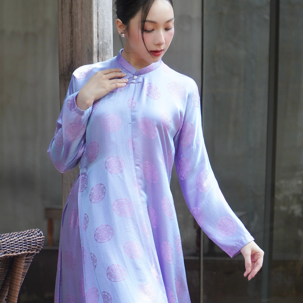 Ngũ Vân Ao-dai Set – Wormsilk 5-panel Aodai in Lavender [Traditional cut] - front view by Moc