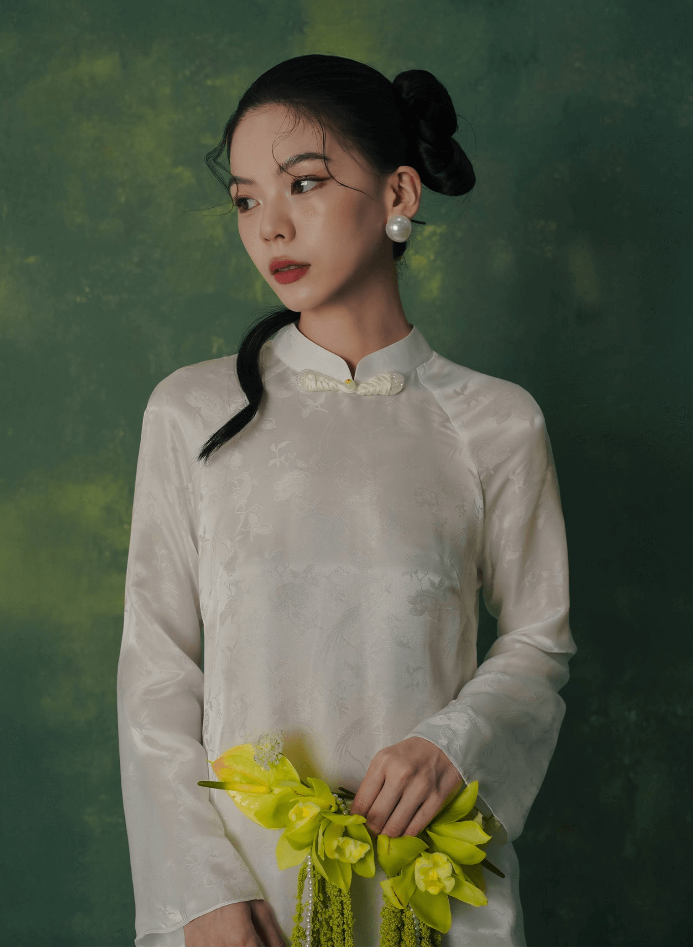 Vietnamese Ao Dai - Thien Kim Ao dai Set - Premium wormsilk with special beaded knot - front view in white by Lalin