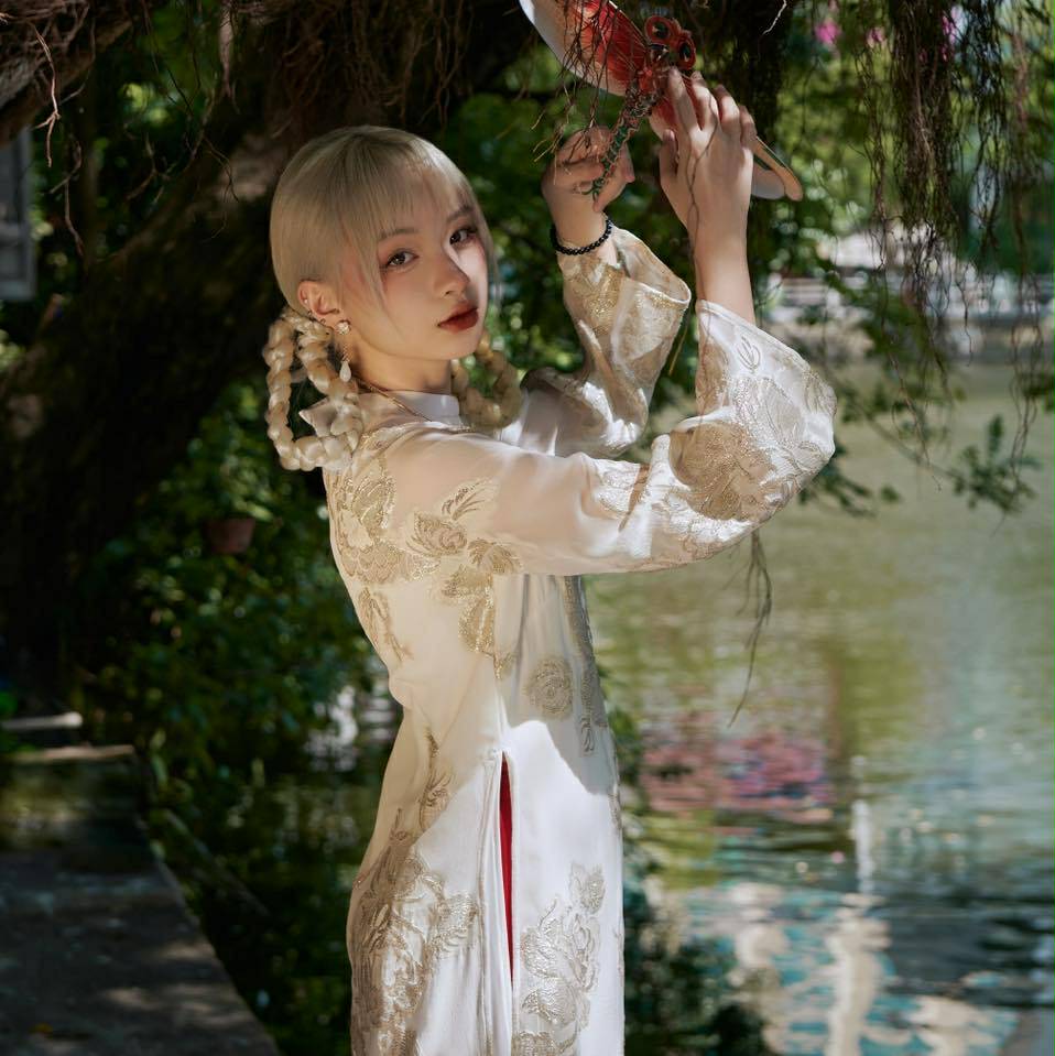Giai Nhan Premium Ao Dai - White Wormsilk [Modern cut]