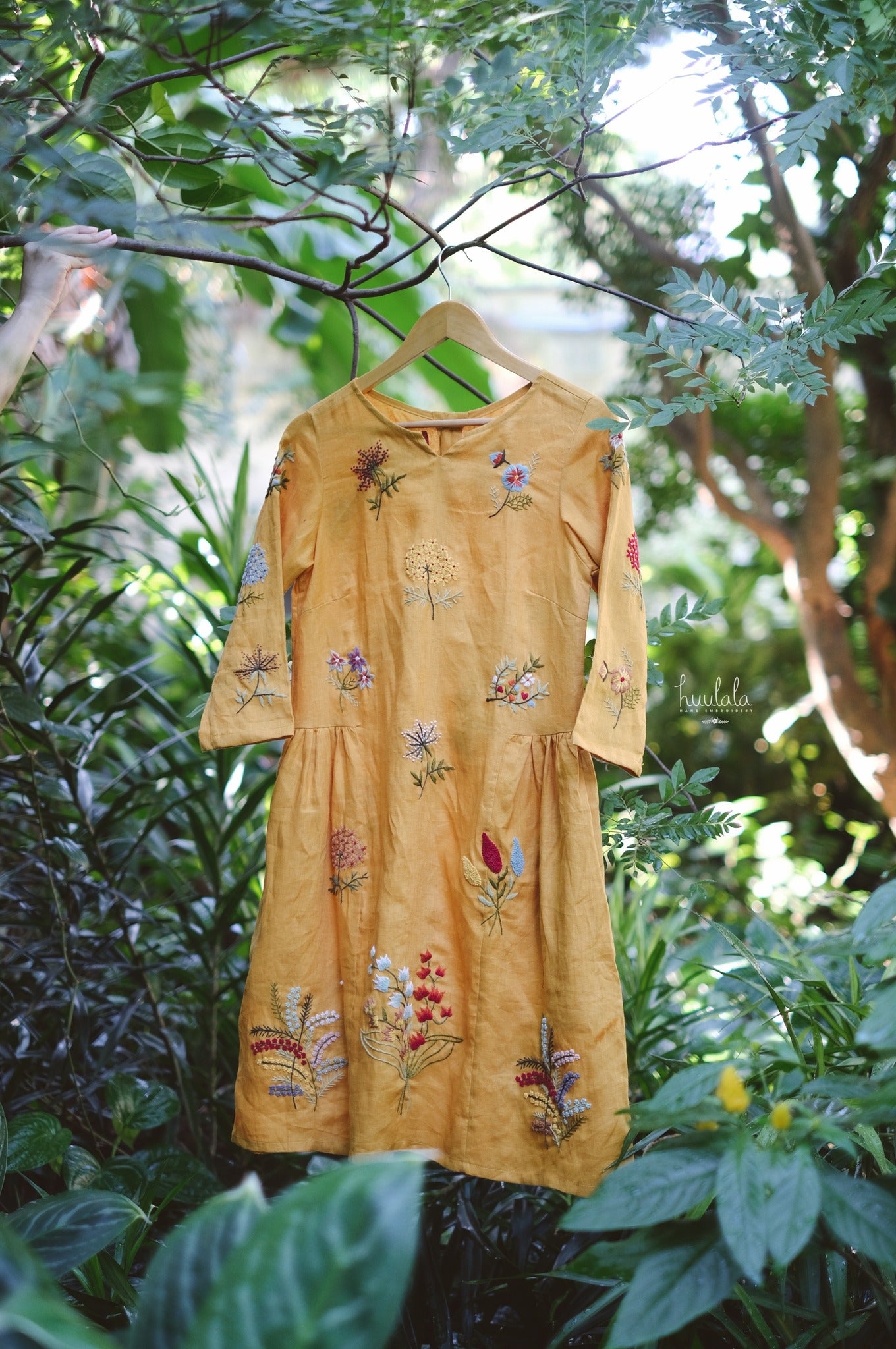 "Vietnamese embroidered linen dress 'Mimosa' in yellow with floral patterns by Huulala"