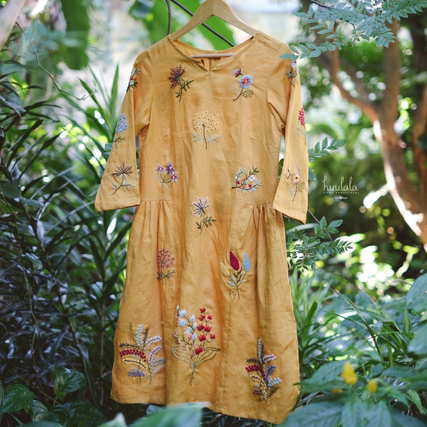 "Vietnamese embroidered linen dress 'Mimosa' in yellow with floral patterns by Huulala"