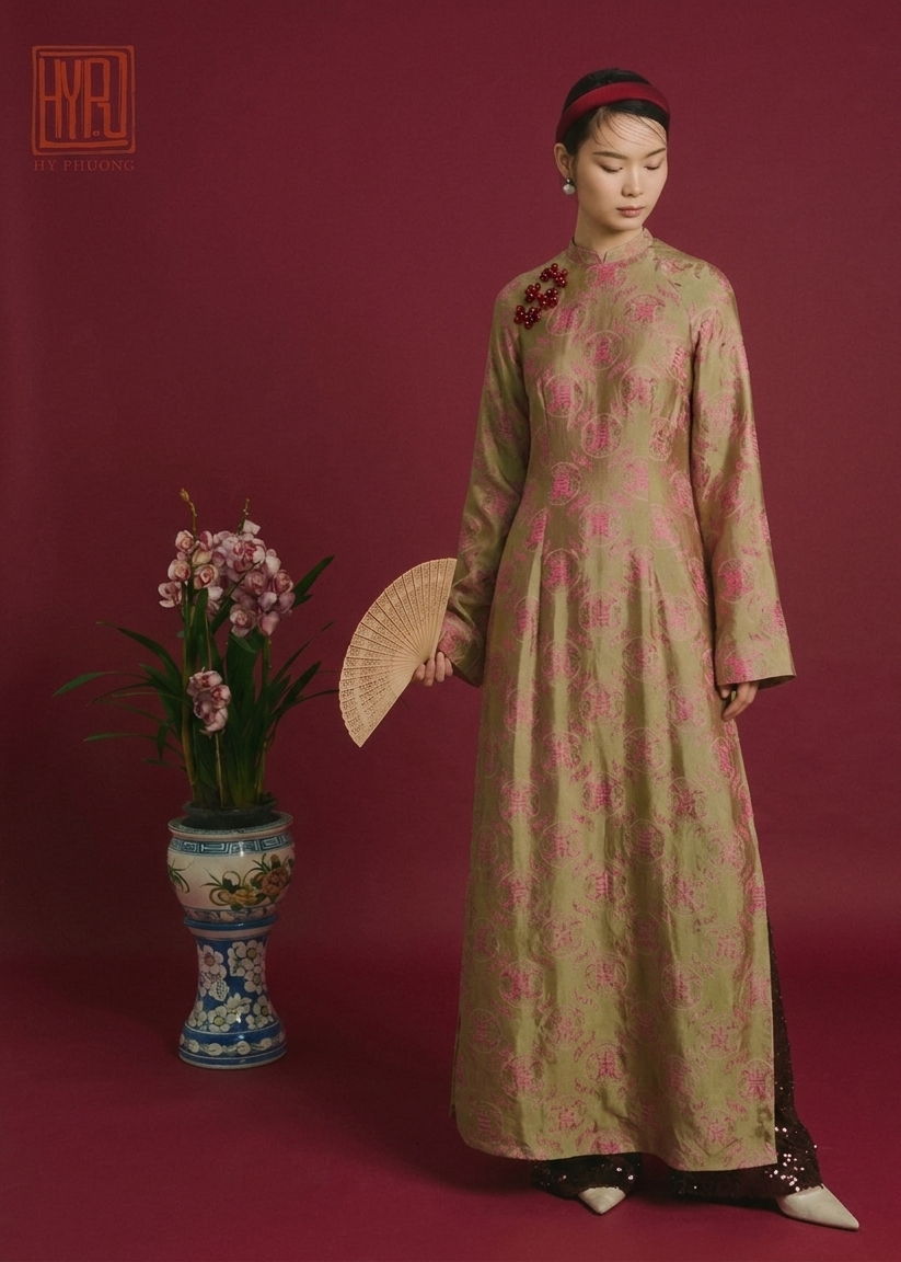 Vietnamese Ao Dai - An Niên Ao dai set – Wormsilk Embellished in Olive Rouge - front view in green by Hy Phuong