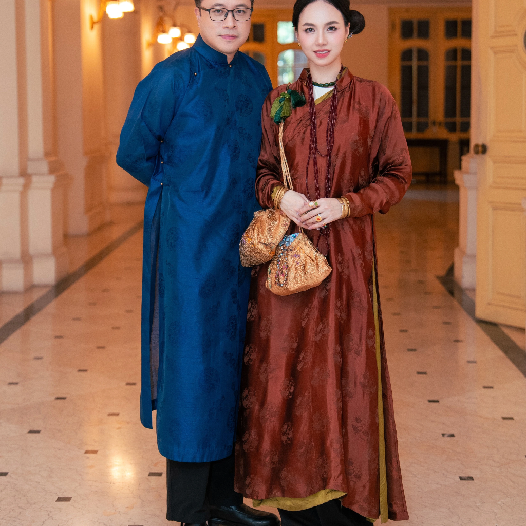 Nguyệt Liên Ao Dai set - Wormsilk 5-panel Design in Dark Emerald [Traditional cut] - front view by Moc