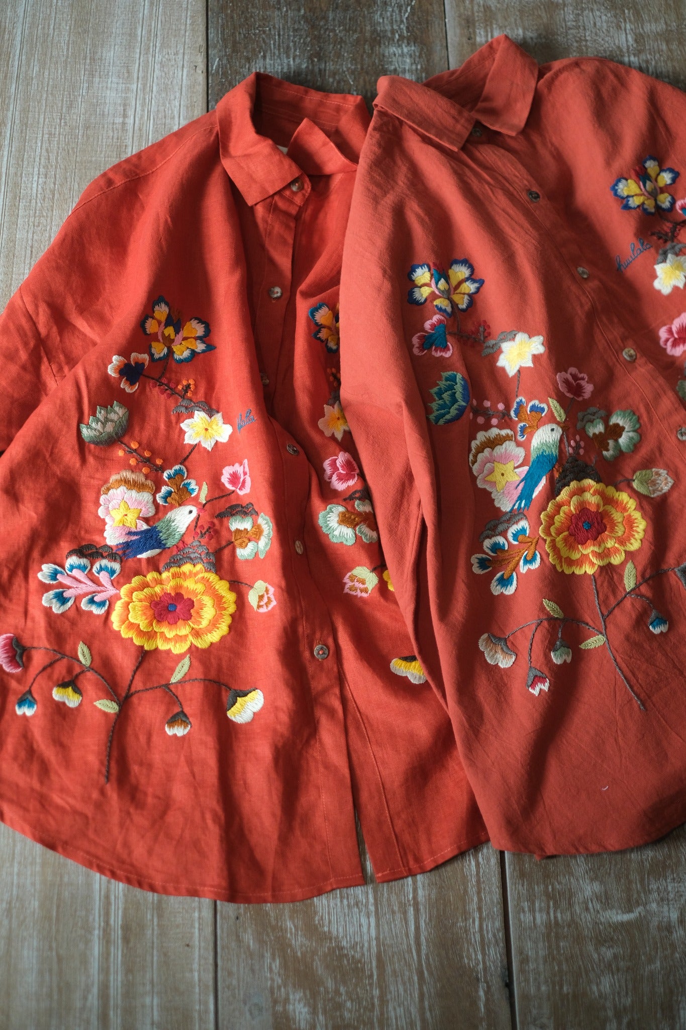 "Huulala 'Sophie' Vietnamese embroidered linen shirt in red with floral patterns"