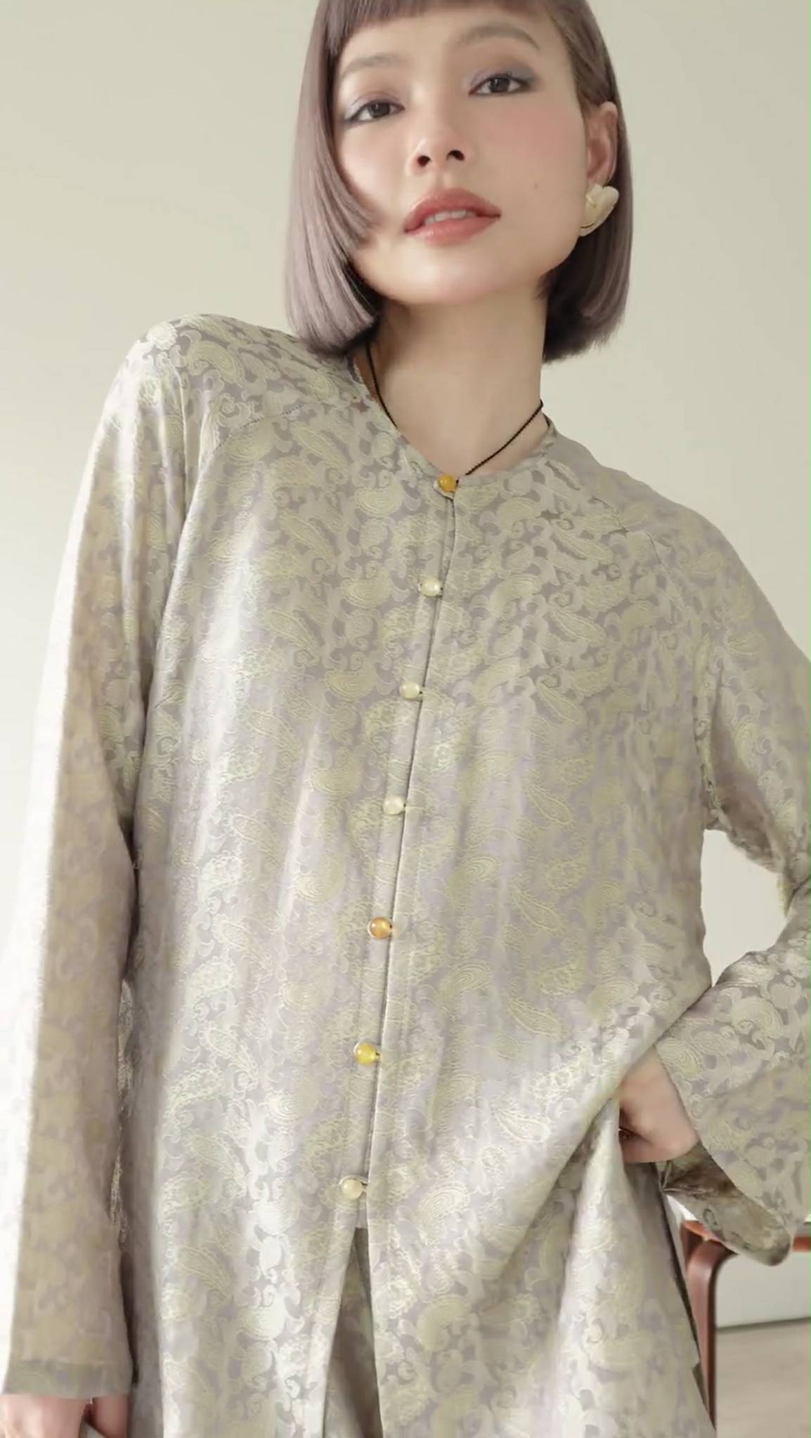 "AN" Ao-Ba-Ba - Wormsilk in Silver/gold pattern - View 4 - Premium Vietnamese Fashion