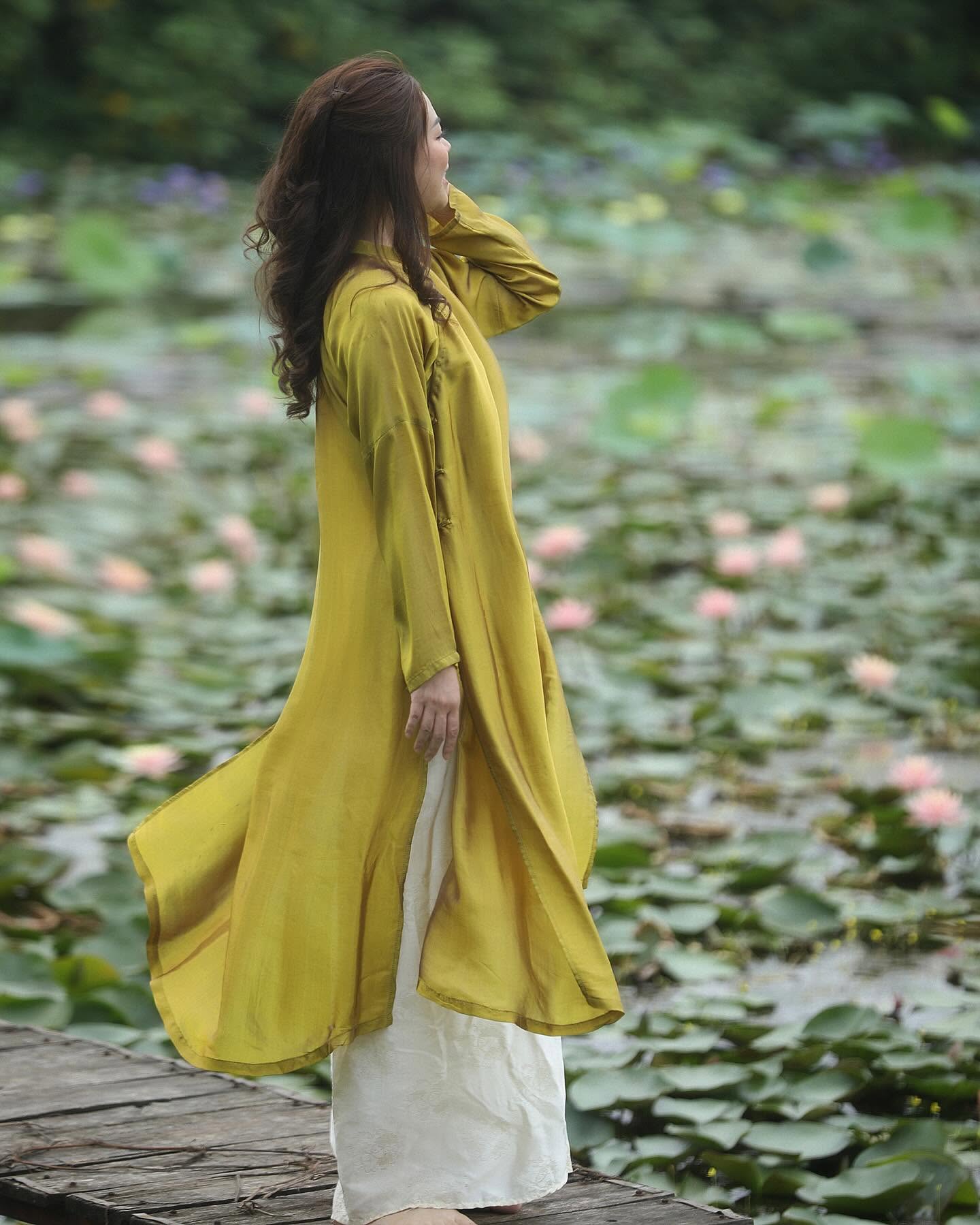"The Satin Poetry" Ao-dai Set - Premium Satin in Chartreuse