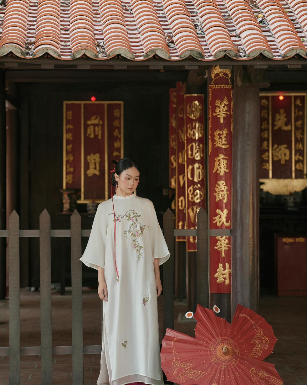 Tuong Van" Ao Dai Set - Embroidered Chiffon in White / Purple Pants - Detail shot - Handcrafted Vietnamese design