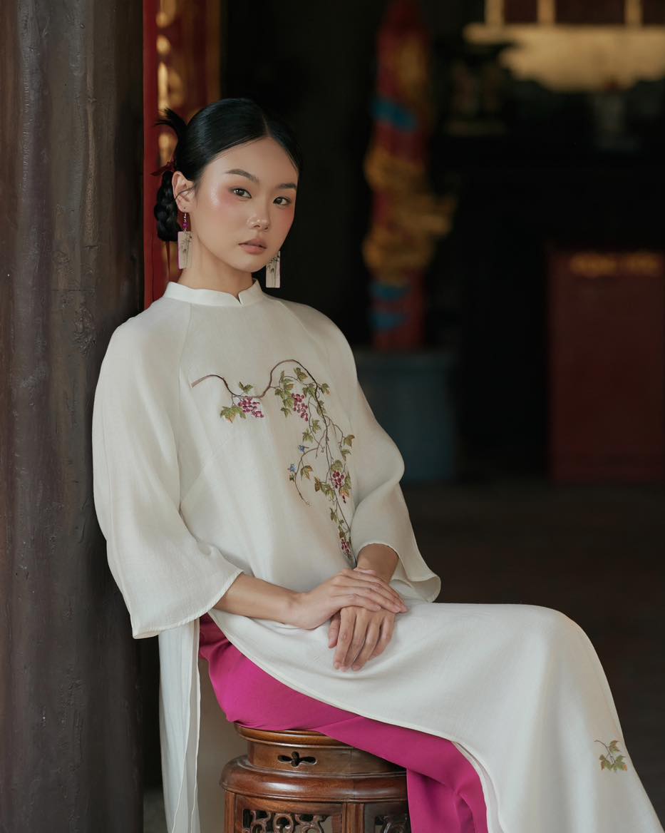 Tuong Van" Ao Dai Set - Embroidered Chiffon in White / Purple Pants - Front view - Premium Vietnamese fashion