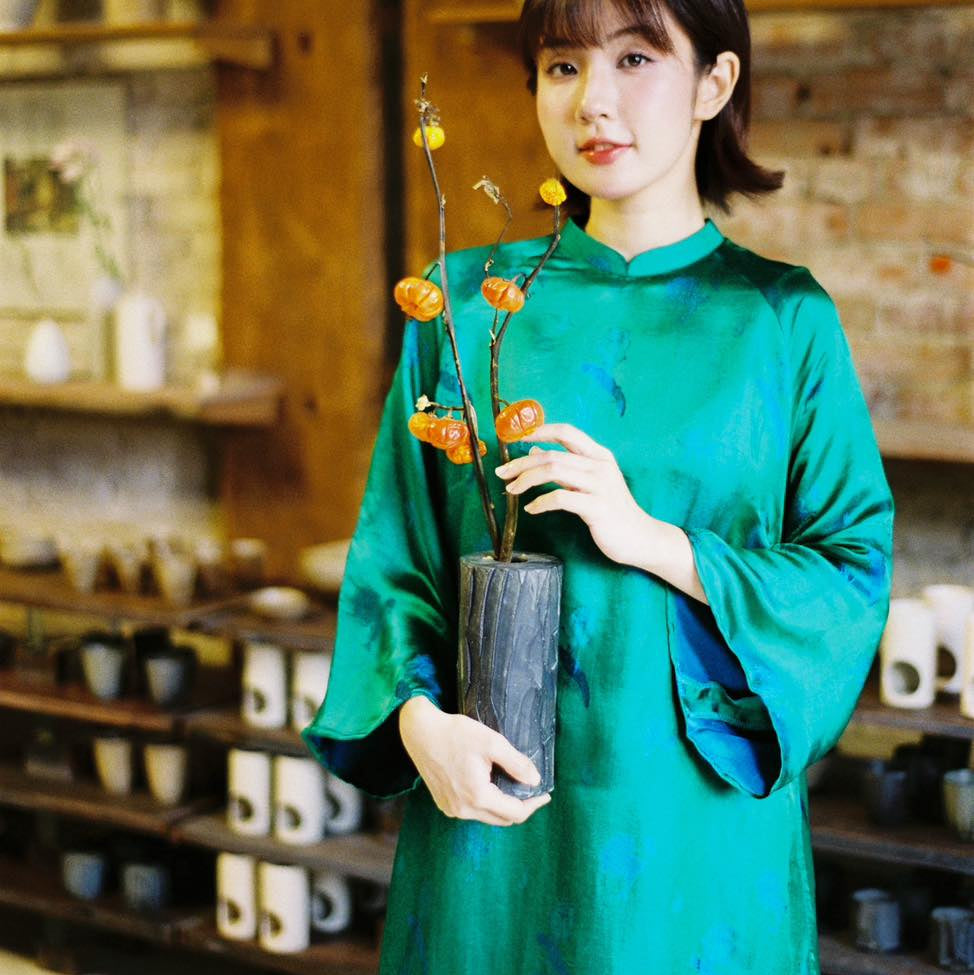 Vietnamese Ao Dai - Lien Hoa Ao Dai set - Silkworm Silk in Green [Traditional cut] - front view in green by Moc