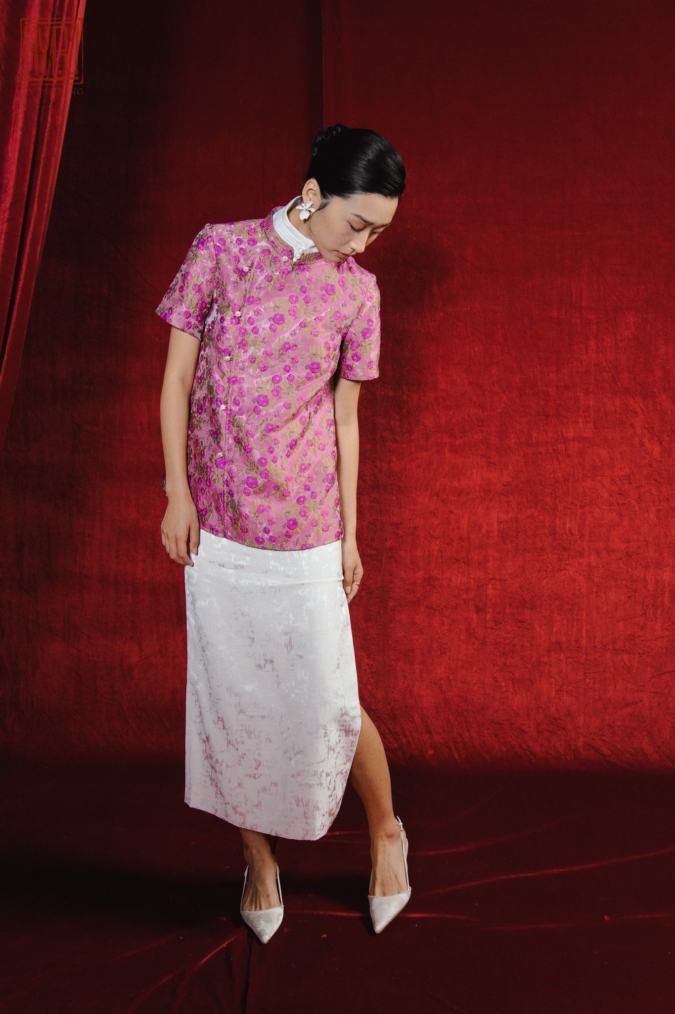 Yeu Kieu - High-waisted Skirt in Off-white with jacquard weave - side profile by Hy Phuong