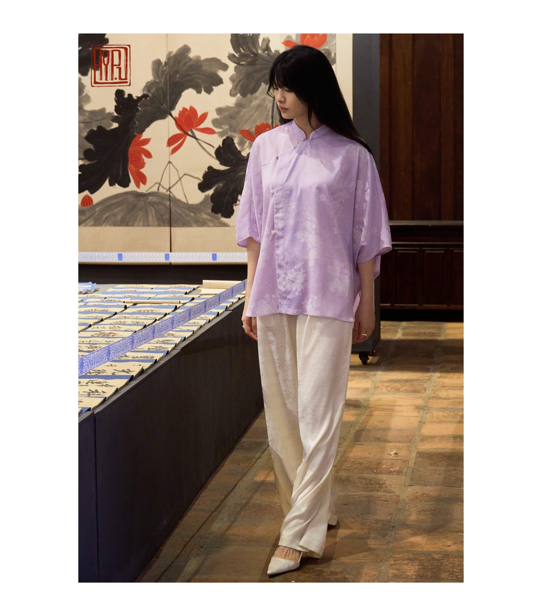 "Cam Vien Set - Freesize Mandarin-neck top with modern jacquard patterns and wide-leg silk pants by Hy Phuong"