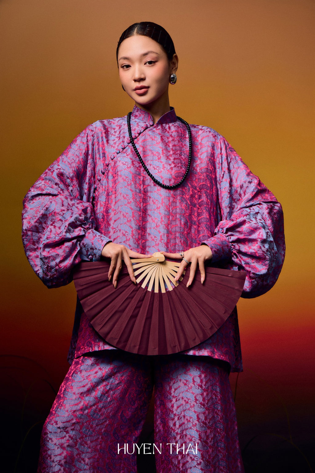 "KY" Ao-Ngan (Shorter version of Ao-dai) with Balloon Sleeve - Wormsilk in Light Pink/Violet Button