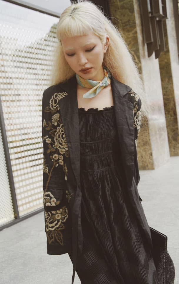 “Midnight Garden” Blazer – Premium Hand-Embroidered Linen in Black