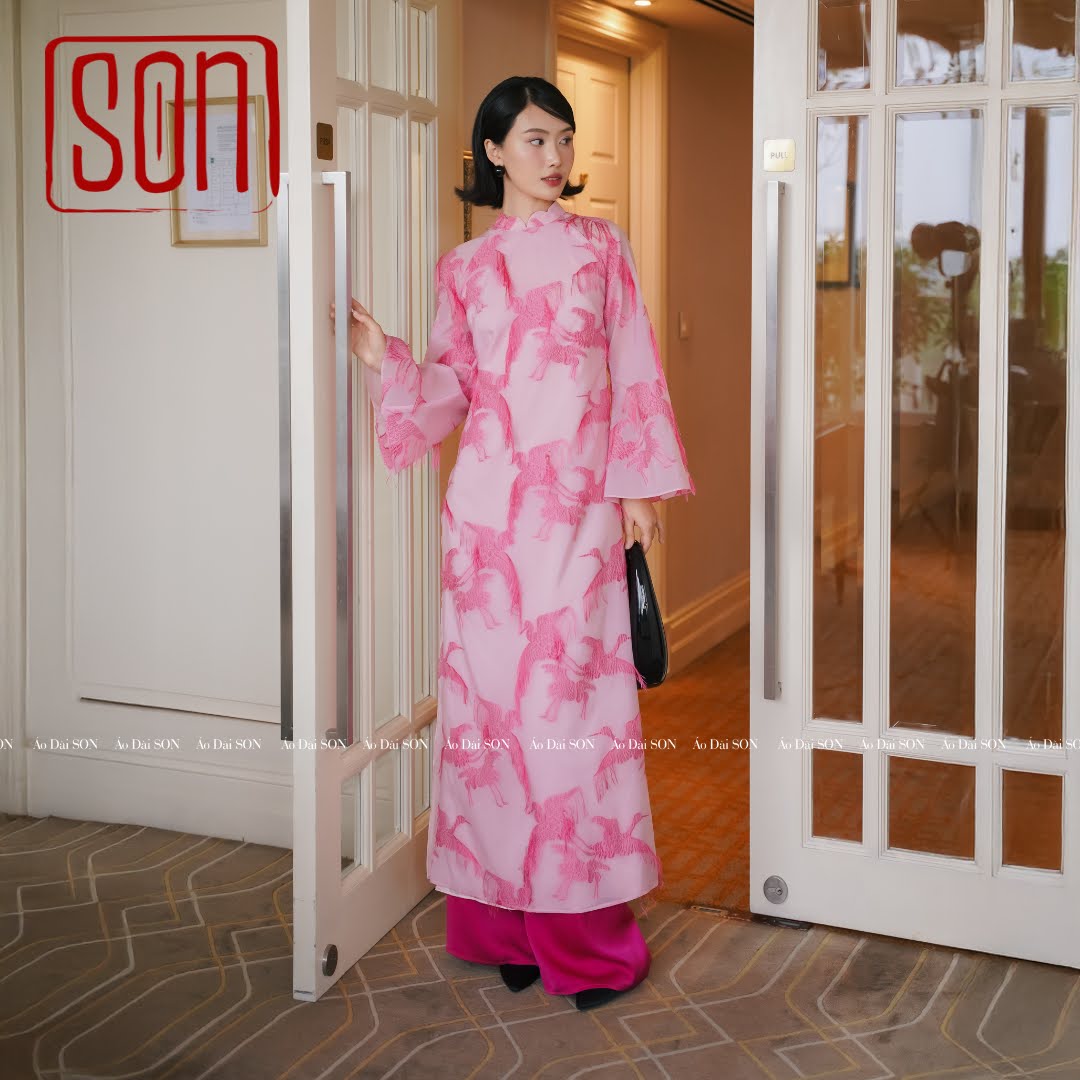 "Hac Son" pink embroidered organza Ao Dai set, traditional Vietnamese dress by SON, wedding collection.