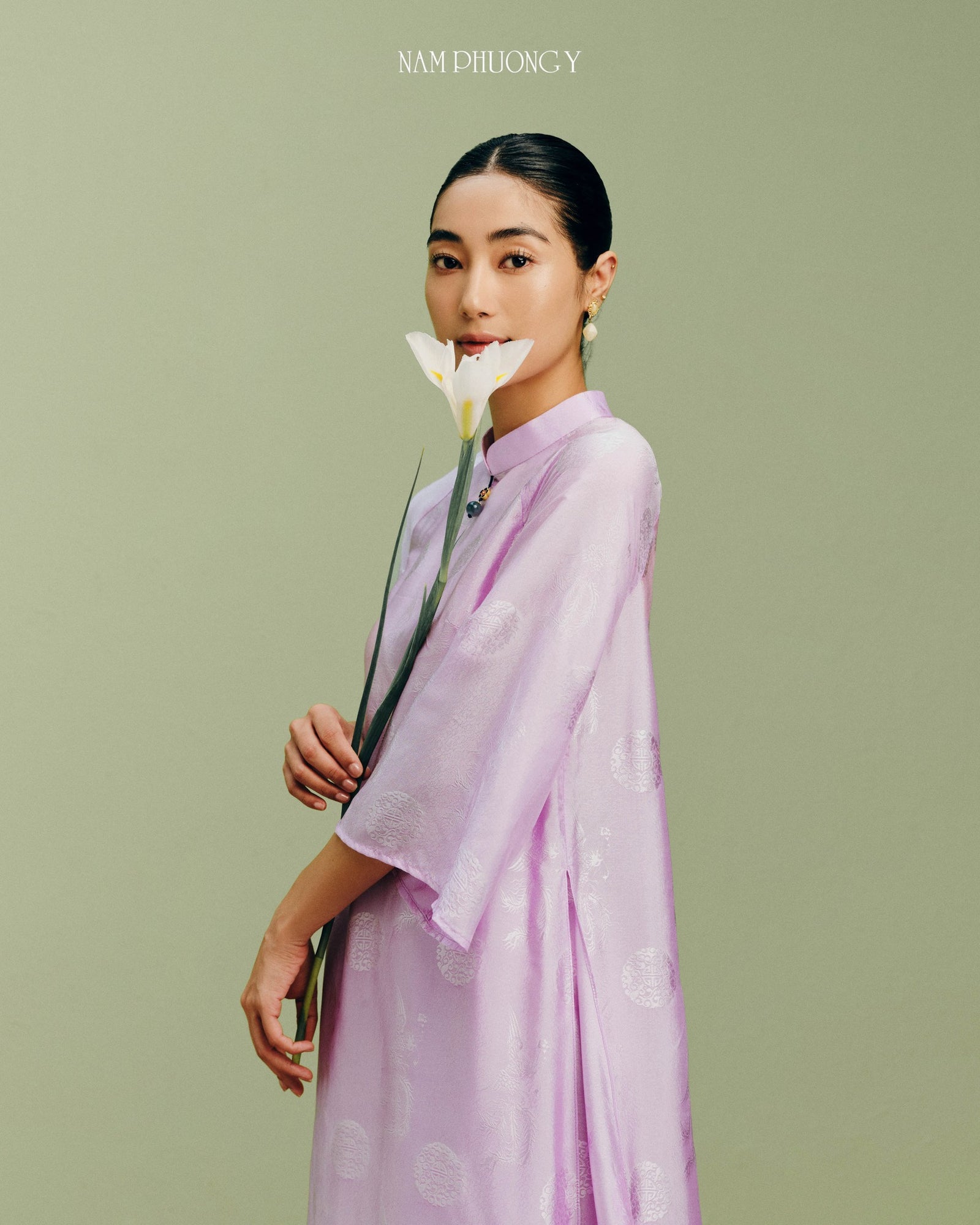 Phung Cac - Luxury Limited Edition - Ao dai Set in Light Link with Charm - side profile by Nam Phuong Y