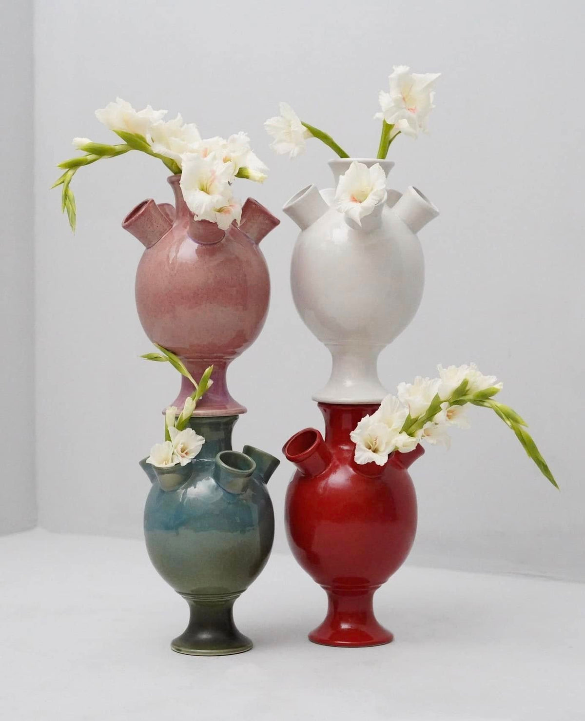 “Cinq Fleurs” Vase – Tall Footed Tulipiere in Bát Tràng Ceramic