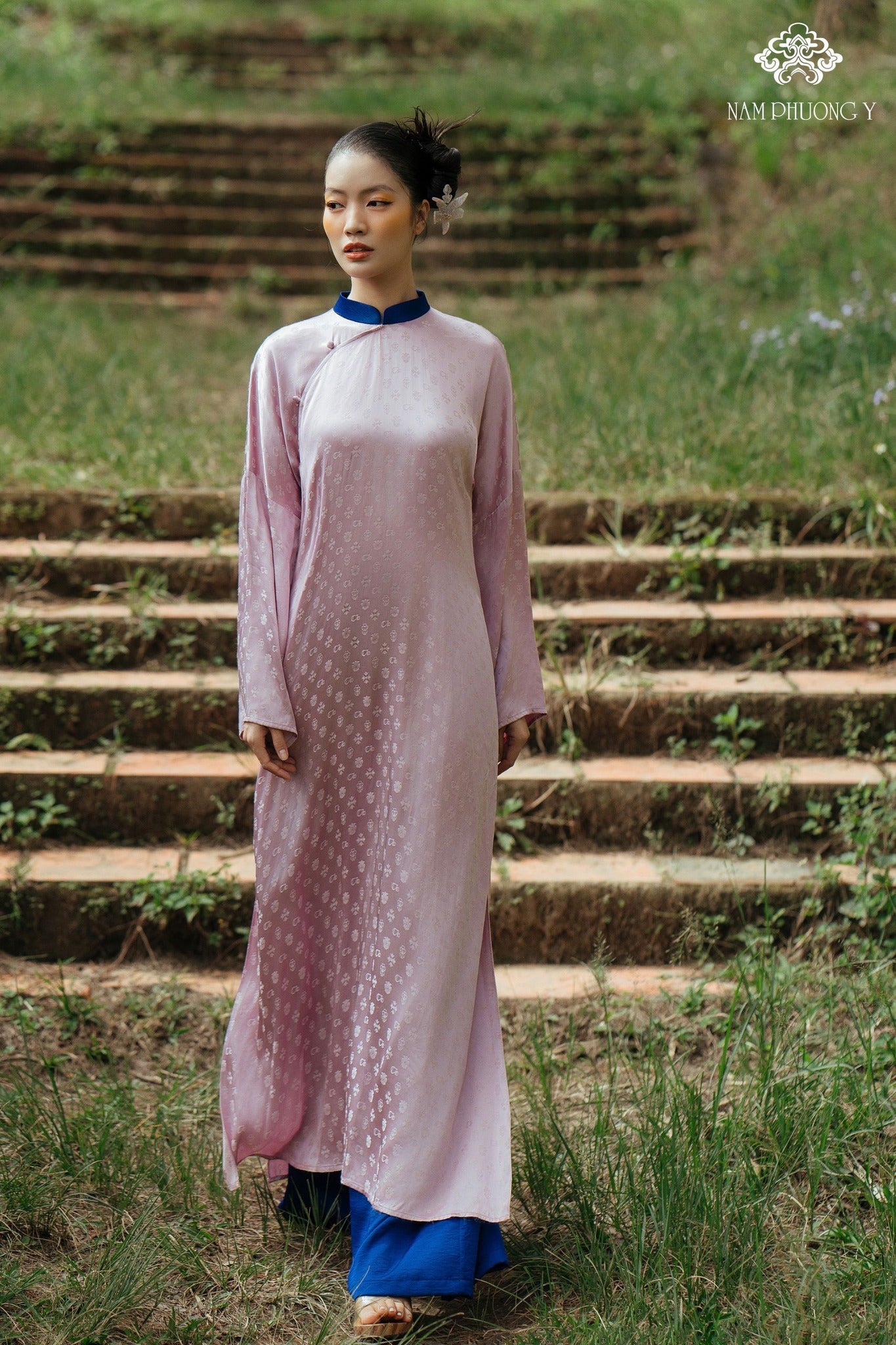 Vietnamese Ao Dai - Y Phuong - Luxury Limited Edition - Ao dai Set in Light Link - front view in silk in pink by Nam Phuong Y