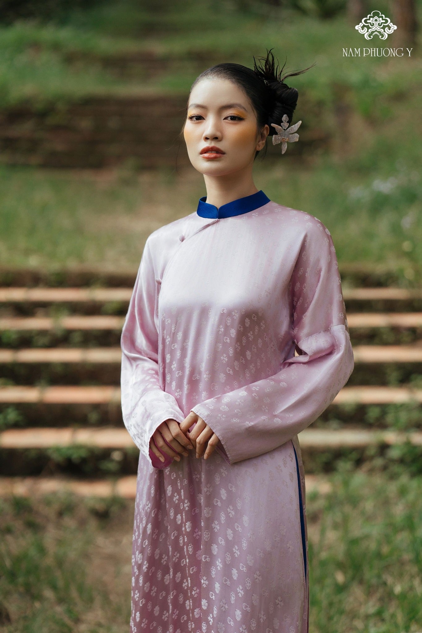 Vietnamese Ao Dai - Y Phuong - Luxury Limited Edition - Ao dai Set in Light Link - front view in silk in pink by Nam Phuong Y