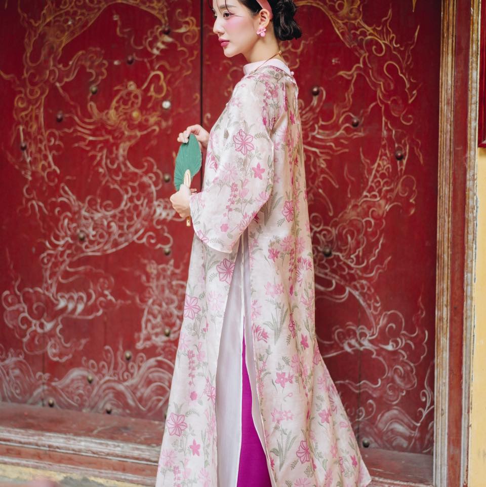 "Thieu Hoa" Jacquard Ao dai set in pink silk with floral embroidery, traditional Vietnamese dress by Moc.