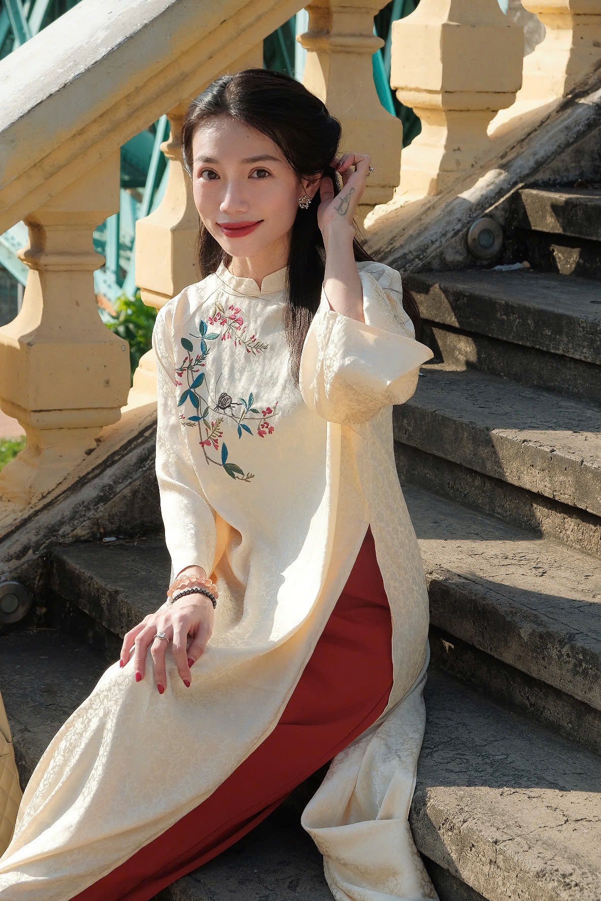 "Ho Diep" – Embroidered Áo Dài Set in Cream