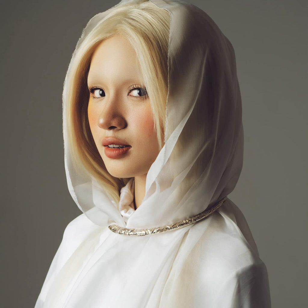 "Mẫu Đơn Vân" Torque Necklace in Fine-silver in Peony Pattern