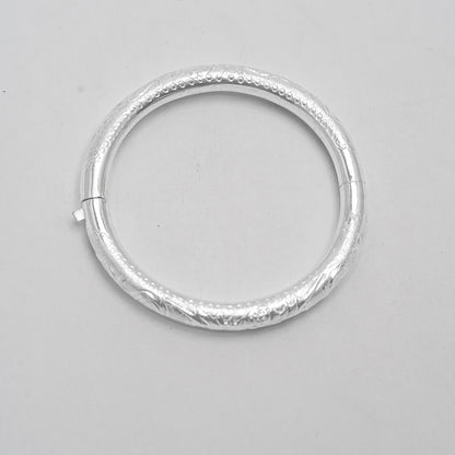 "Linh Văn" – Hollow Bangle in Lotus or Dragon Pattern