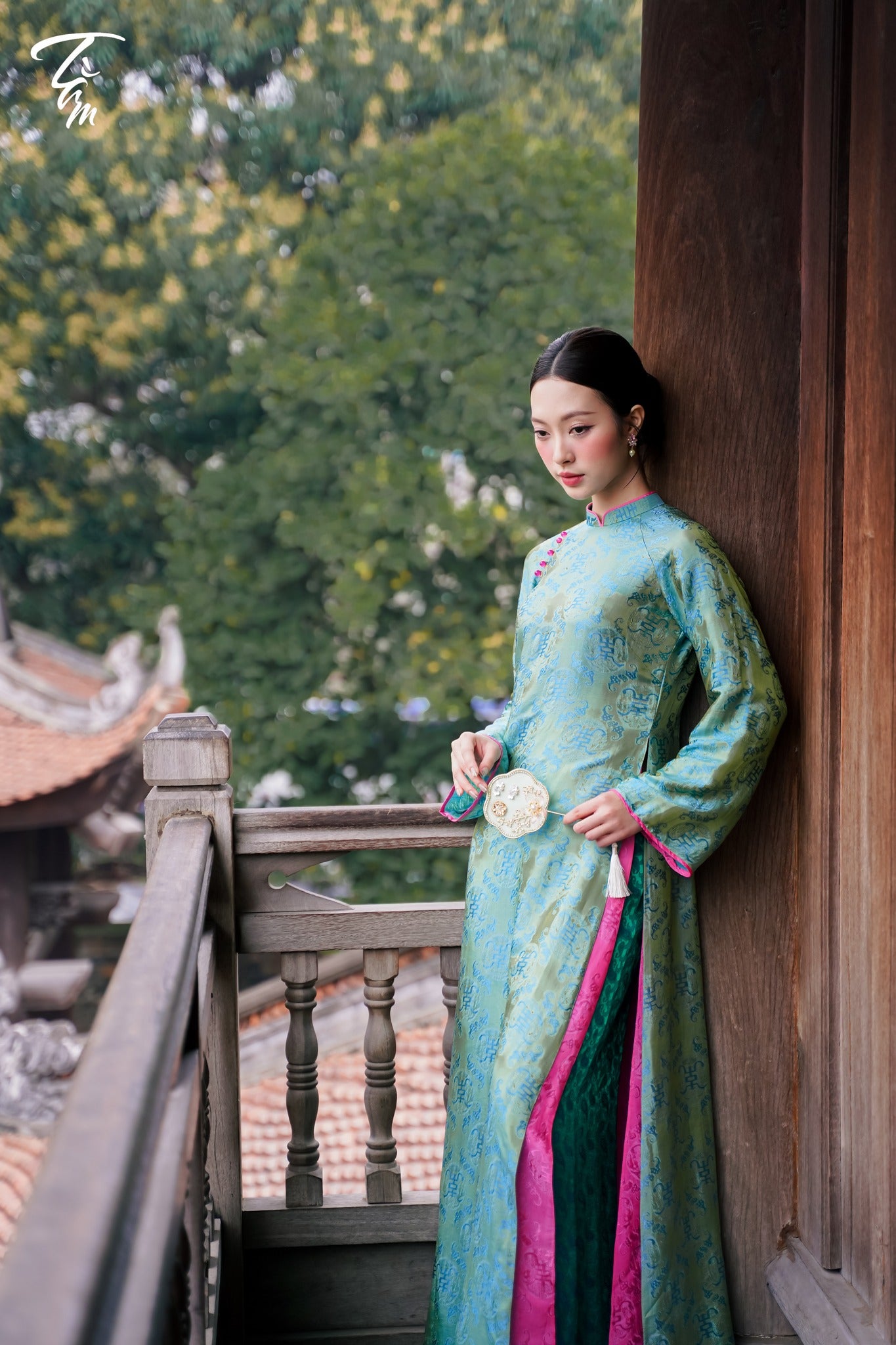 "Ngu Phuc" - Wormsilk Modern Ao Dai Set with beaded Collar in Jade