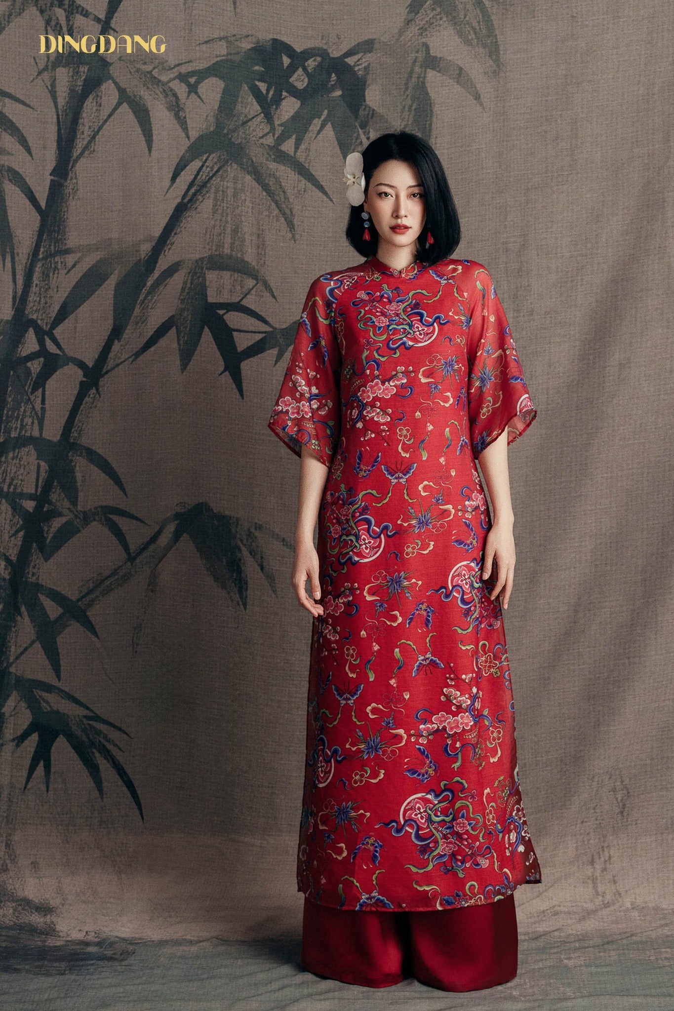 Vietnamese Ao Dai - Xuan Ca Ao dai set - flowers - front view in silk in red by Dinh Dang
