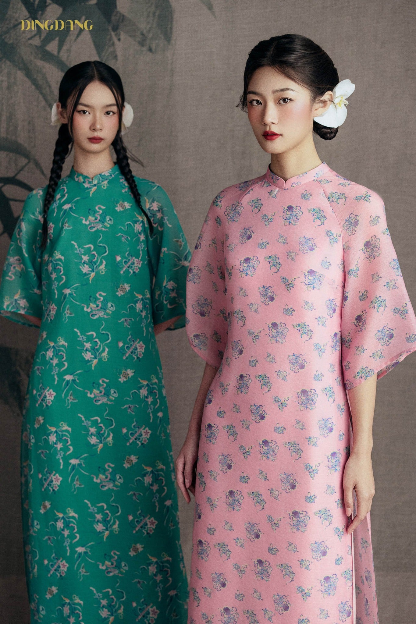 Vietnamese Ao Dai - Xuan Ca Ao dai set - flowers - front view in silk in green by Dinh Dang