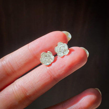 Nhất Chi Mai Earrings – The Eternal Apricot Blossom