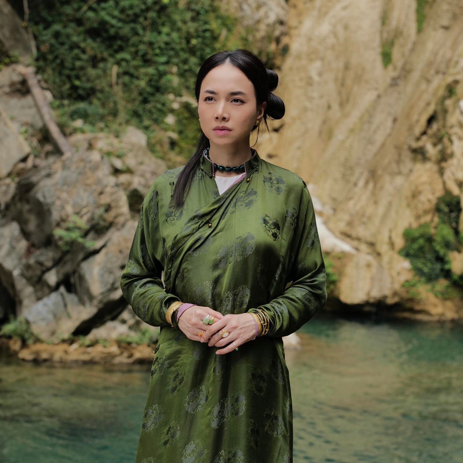 Nguyệt Liên Ao Dai set - Wormsilk 5-panel Design in Dark Emerald [Traditional cut] - front view by Moc