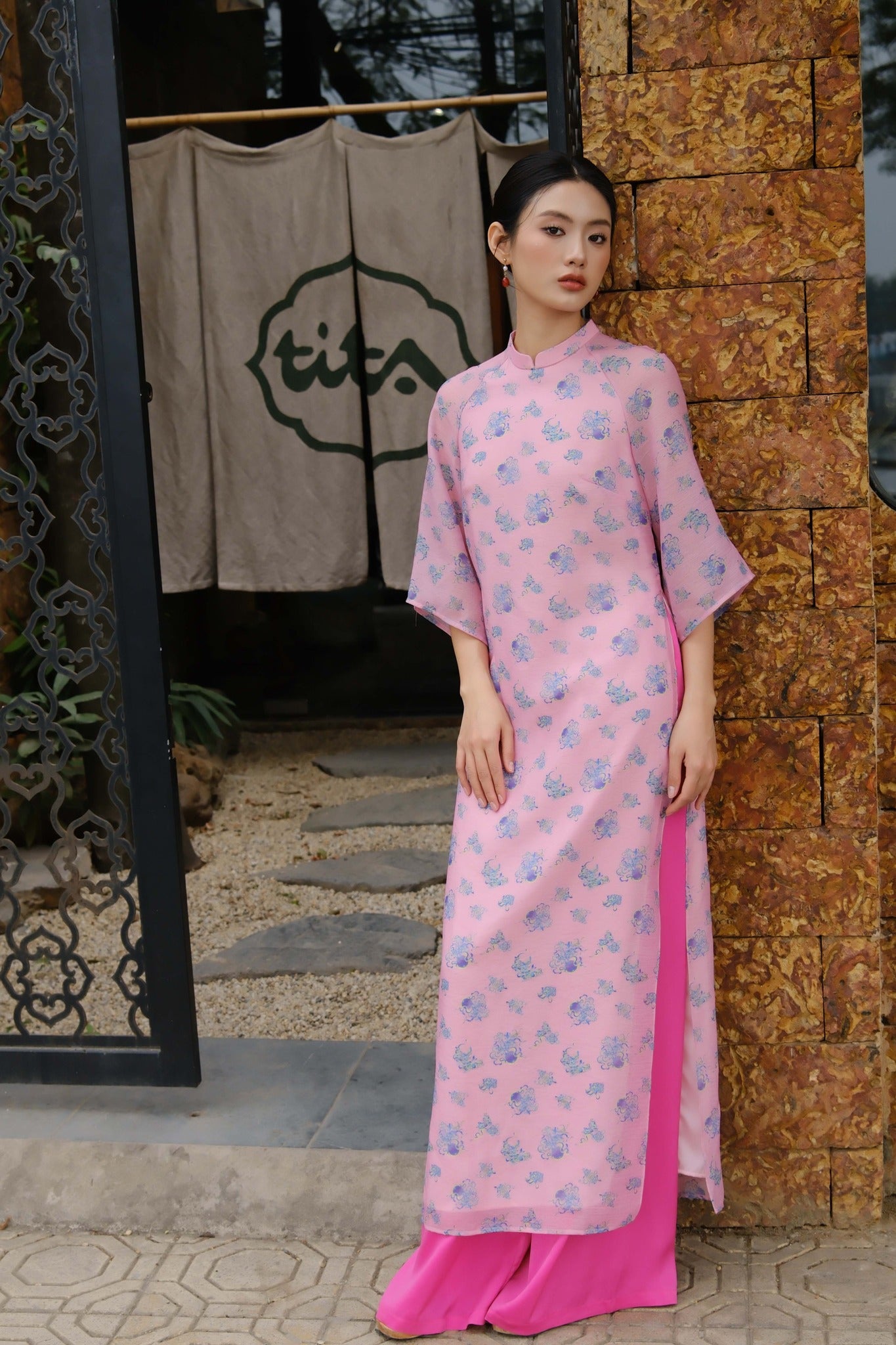 Vietnamese Ao Dai - Xuan Ca Ao dai set - flowers - front view in silk in pink by Dinh Dang