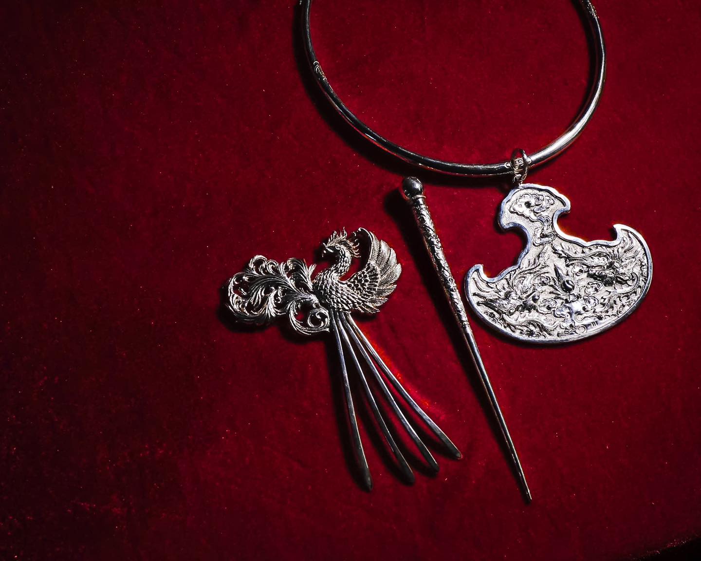 Song Long/Phượng Bội – Twin Phoenix/ Cloud Pendant in Fine Silver - flat lay display by HI de Maison