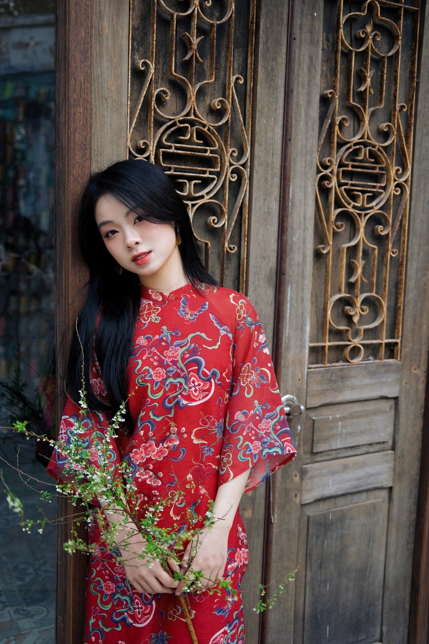 Vietnamese Embroidery - Xuan Ca Ao dai set - flowers - front view in silk in red by Dinh Dang