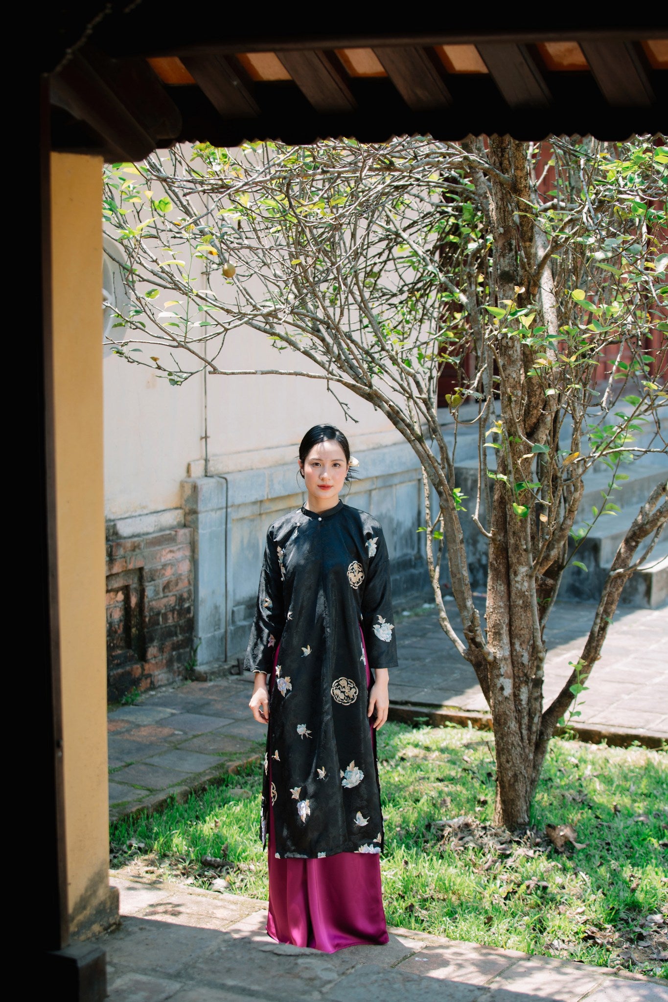 "Huyen Dinh" Ao Dai set - Embroidery on viscose in black