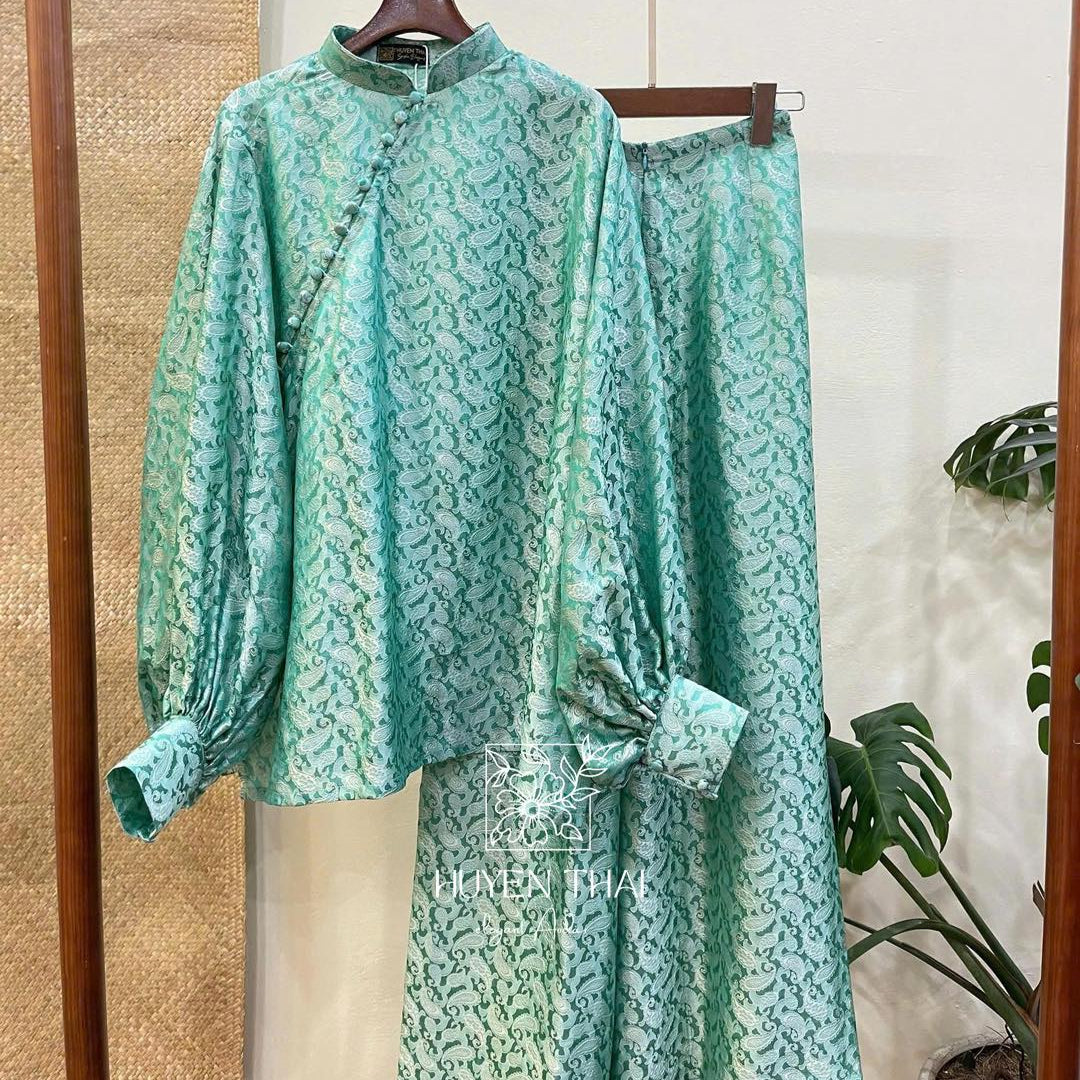 "KY" Ao-Ngan (Shorter version of Ao-dai) with Balloon Sleeve - Wormsilk in Light Green - Modern Vietnamese Ao-Ngan by Huyen Thai Collection at L'Orient Haus contemporary boutique