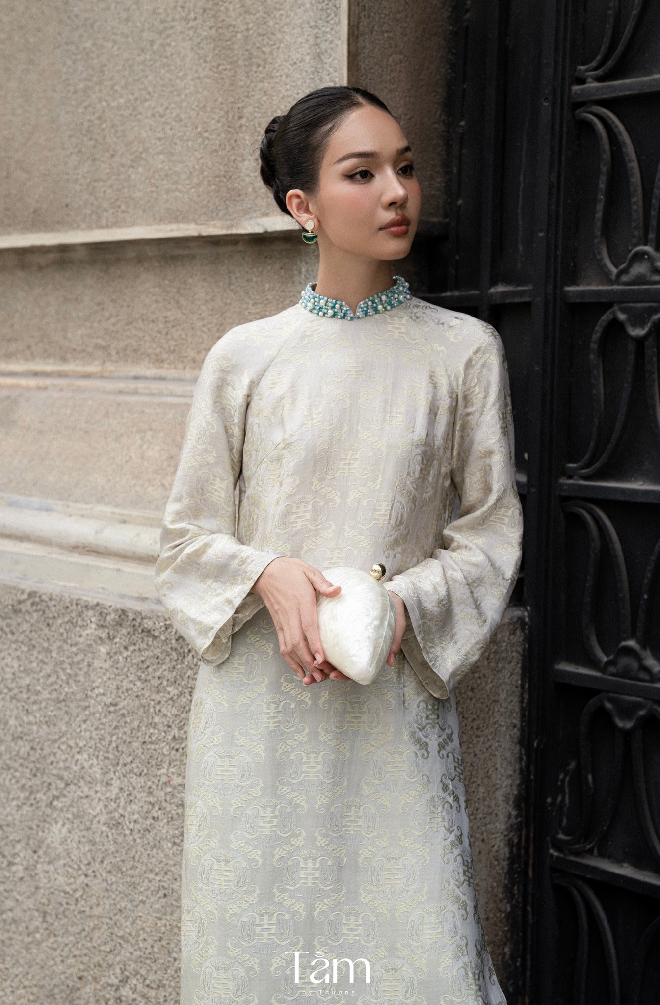 "Dao Đài " - Wormsilk Modern Ao Dai Set with beaded Collar in Silver