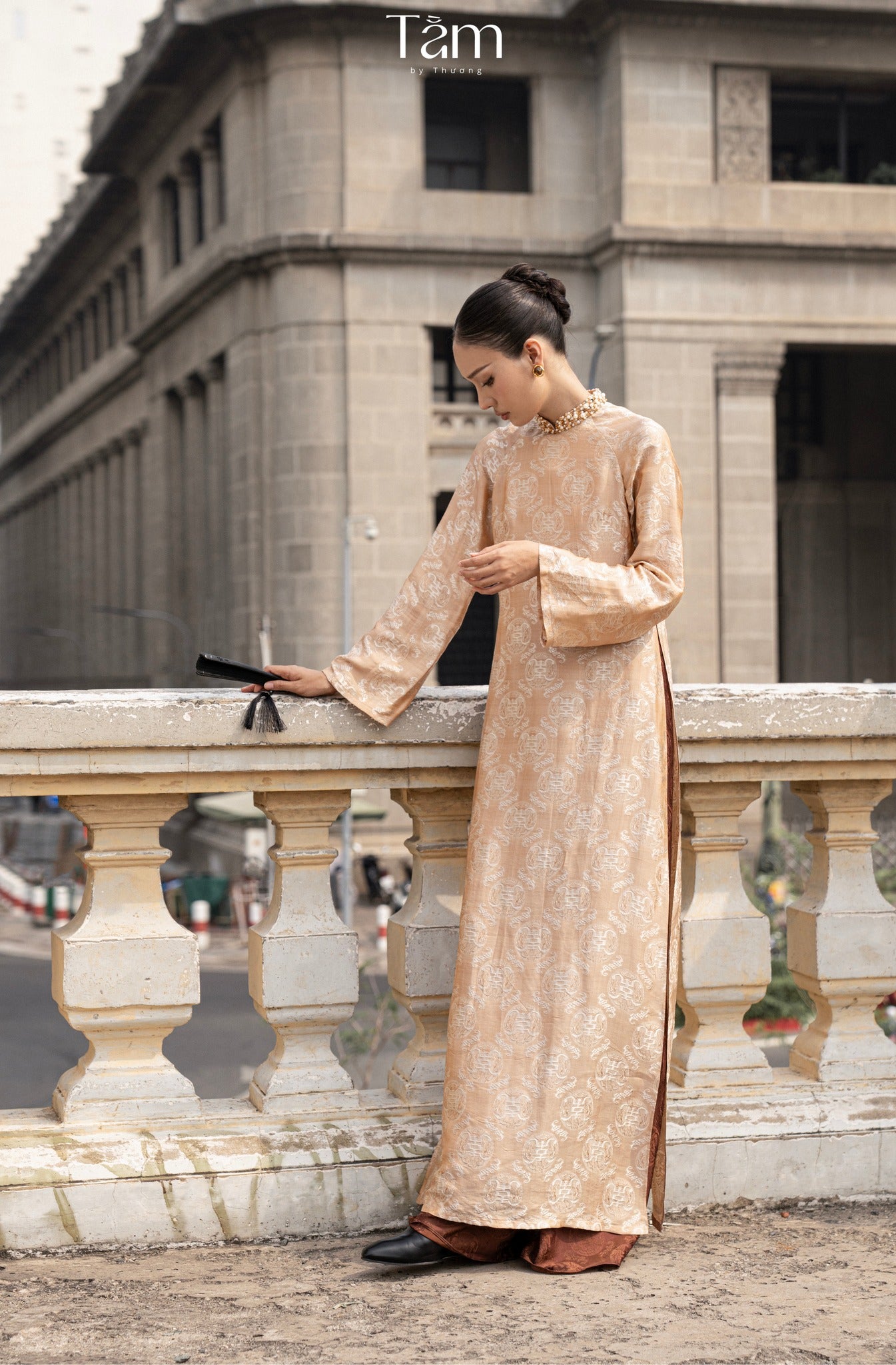 "Dao Dai" - Wormsilk Modern Ao Dai Set with beaded Collar in Espresso